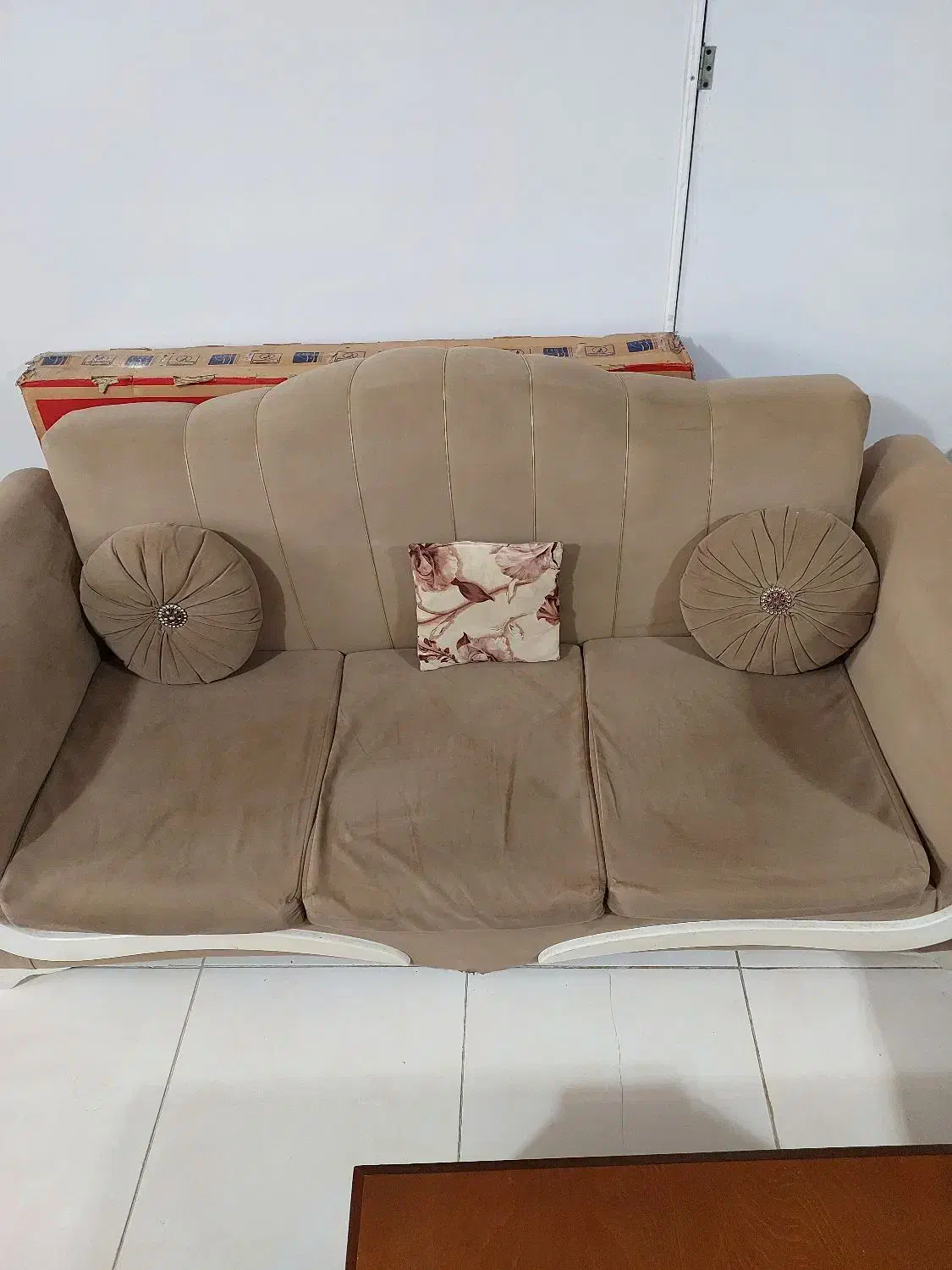 مبل راحتی هشت نفره|مبلمان خانگی و میز عسلی|سیاهکل, |دیوار