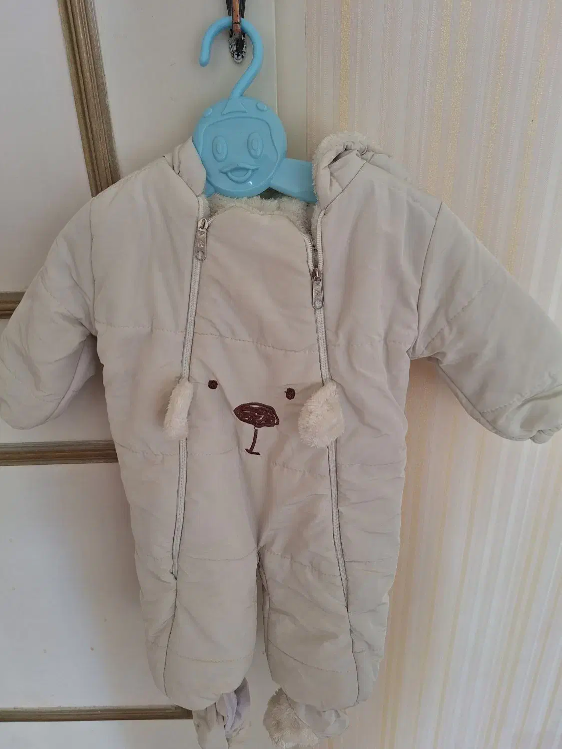 لباس بچه|کفش و لباس بچه|مشکیندشت, |دیوار