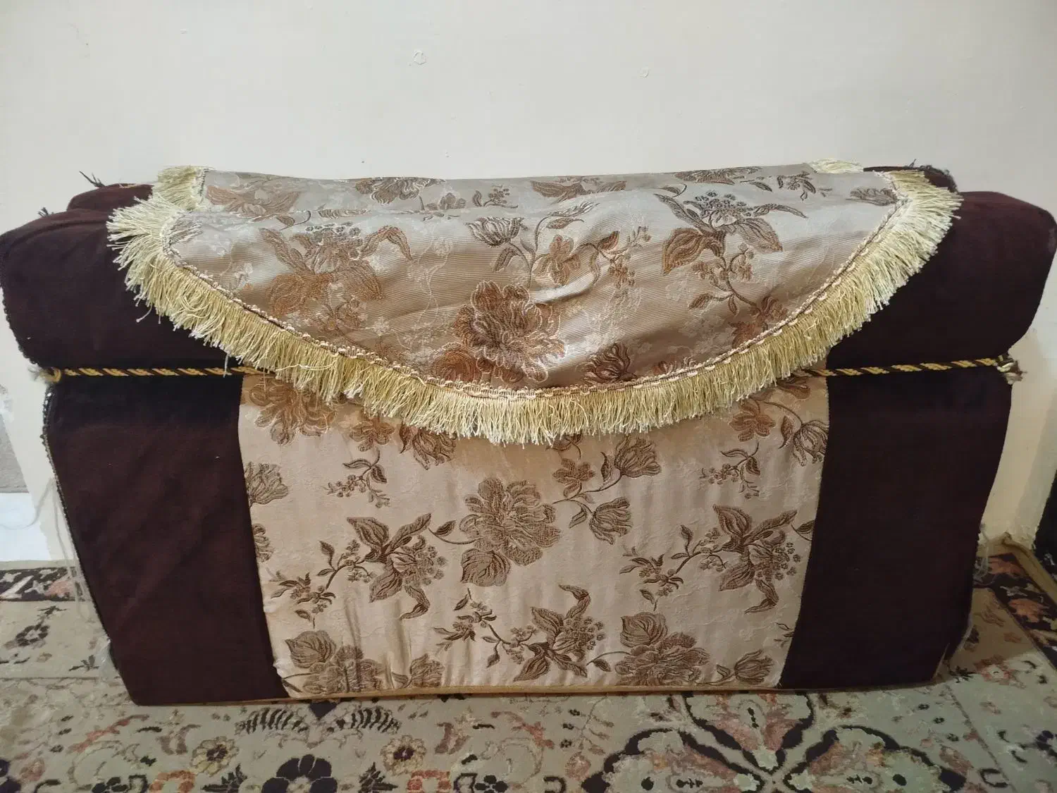 یک جفت پشتی|پشتی|تبریز, |دیوار