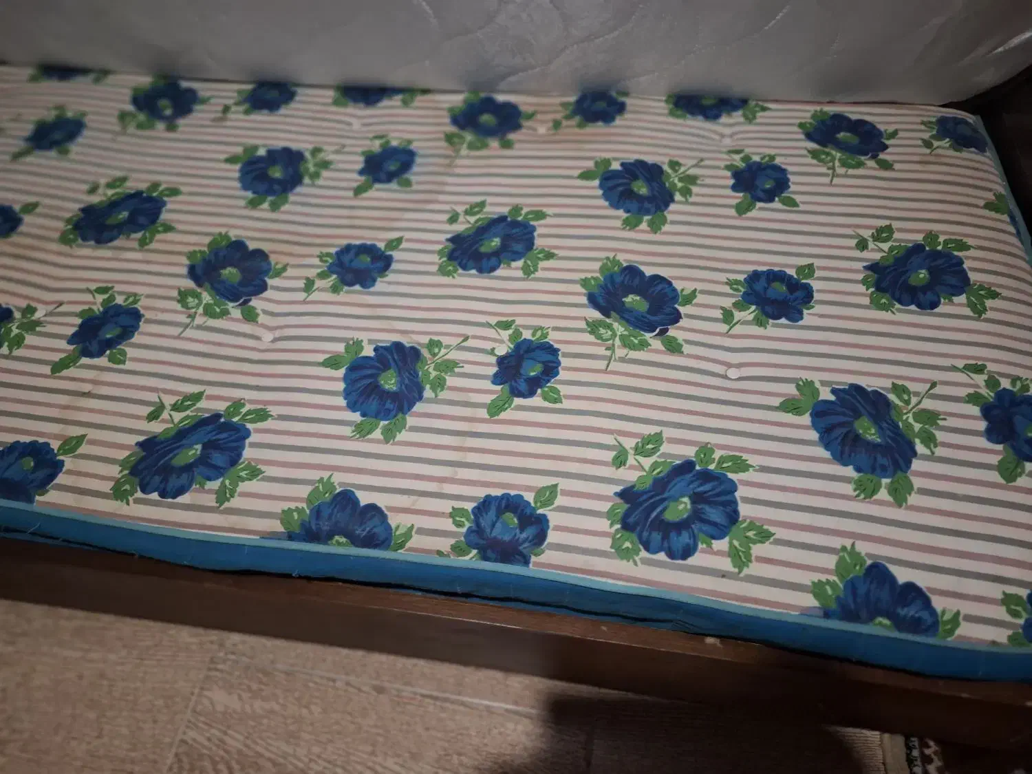 تشک سالم|تشک تختخواب|چالوس, |دیوار