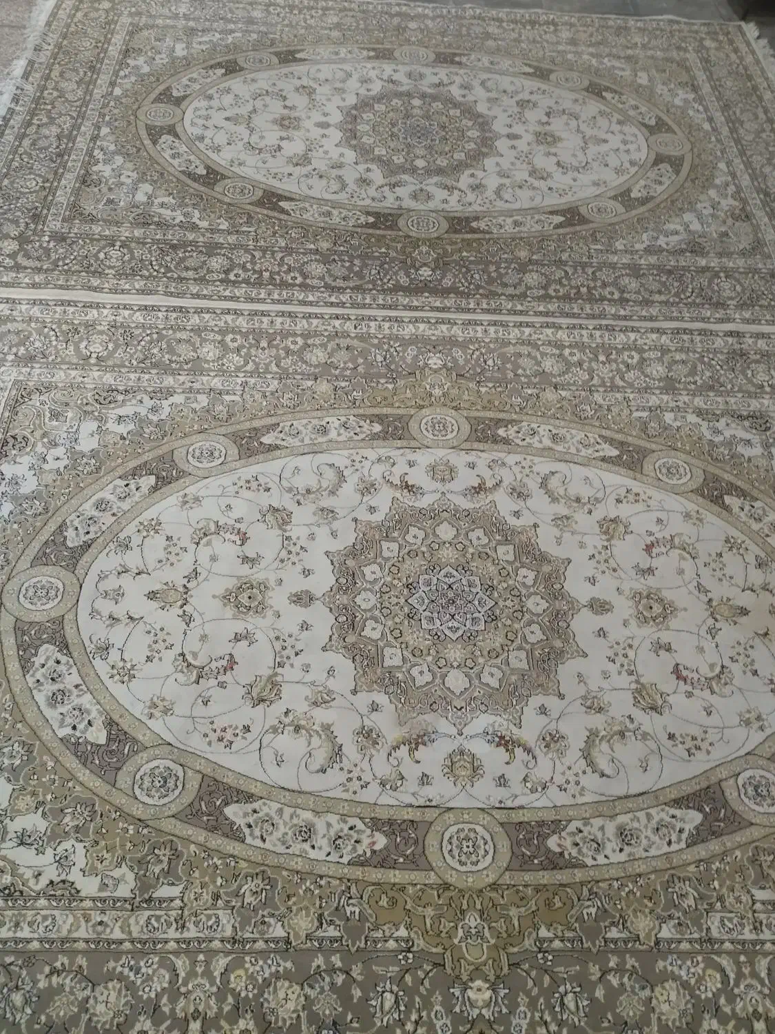 یک جفت فرش ۶ متری ضخیم پر تراکم ۷۰۰ شانه سالم|فرش|هشتگرد, هشتگرد قدیم|دیوار