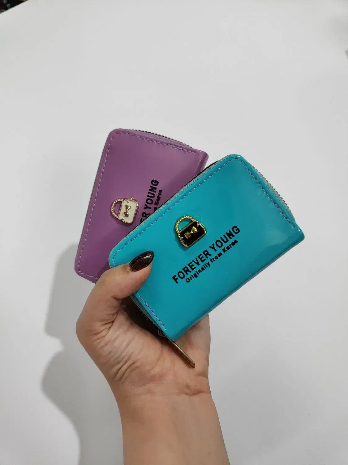 جاکارتی آکاردئونی|کیف، کفش، کمربند|رشت, کوی مهر|دیوار