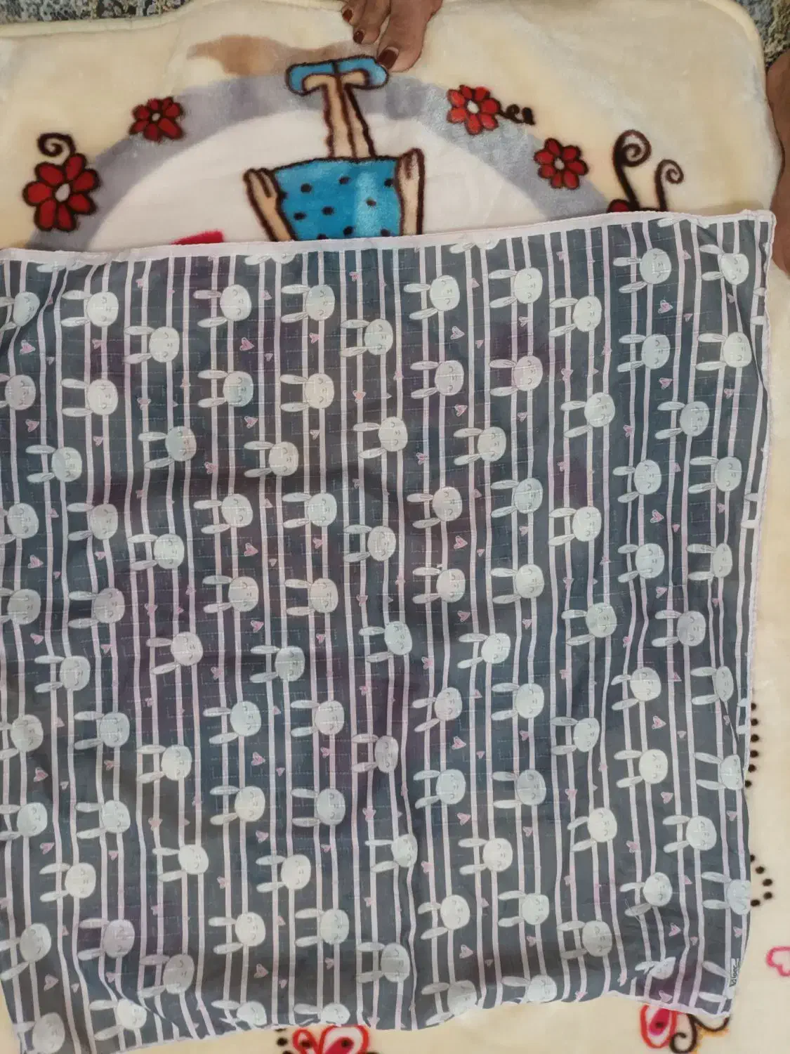 سیسمونی|کفش و لباس بچه|رشت, یخسازی|دیوار