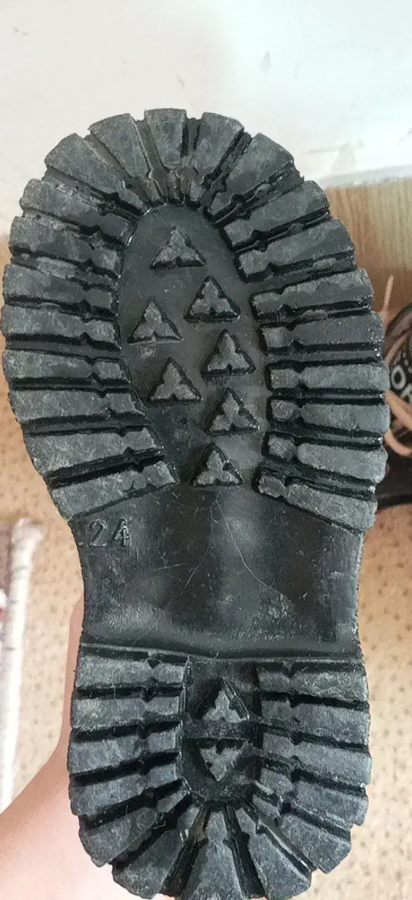 پوتین|کفش و لباس بچه|مراغه, |دیوار