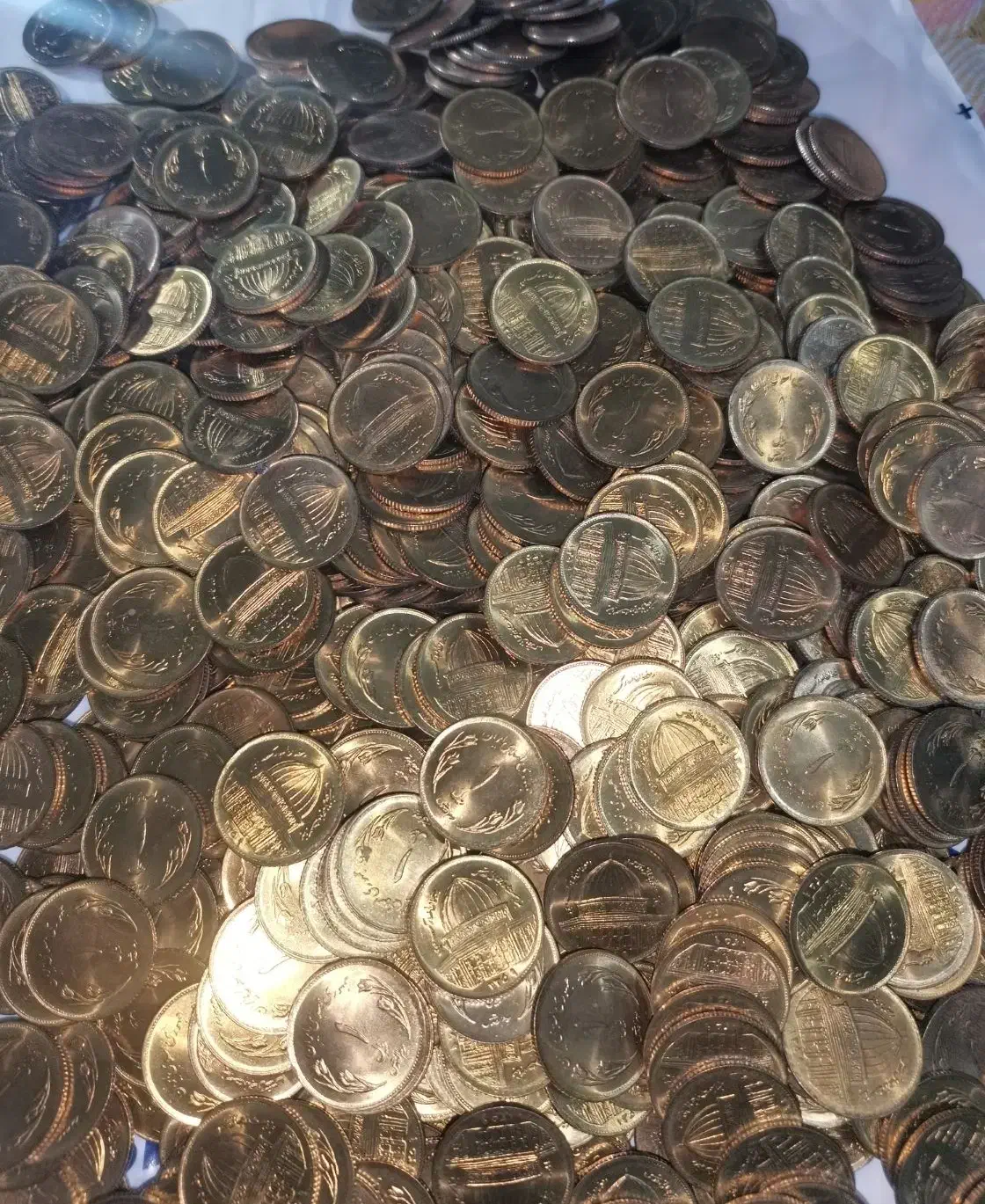 سکه یک ریال قدس کیفیت سوپر بانکی ضرب 1359|کلکسیون سکه، تمبر، اسکناس|شیراز, شهرک رضوان|دیوار