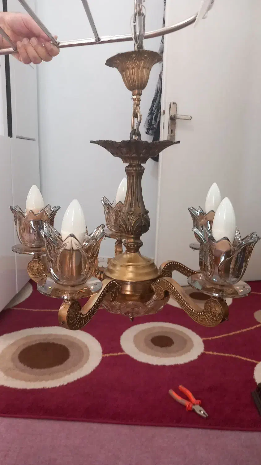 یک عدد لوستر پنج شاخه برنز|لوستر و چراغ آویز|اندیشه, اندیشه فاز ۱|دیوار