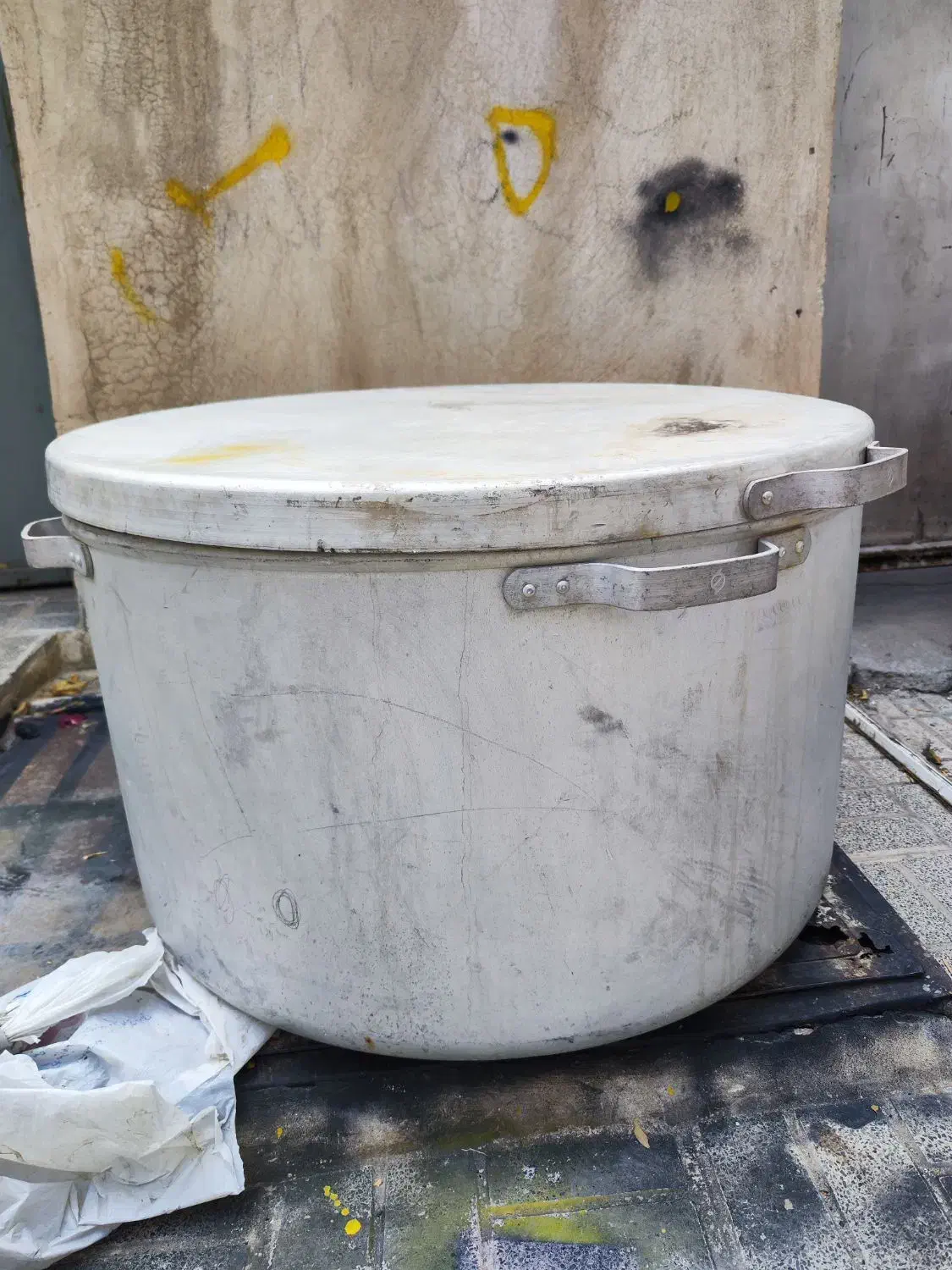 دیگ|ظروف پخت‌وپز|مهاباد (آذربایجان غربی), |دیوار