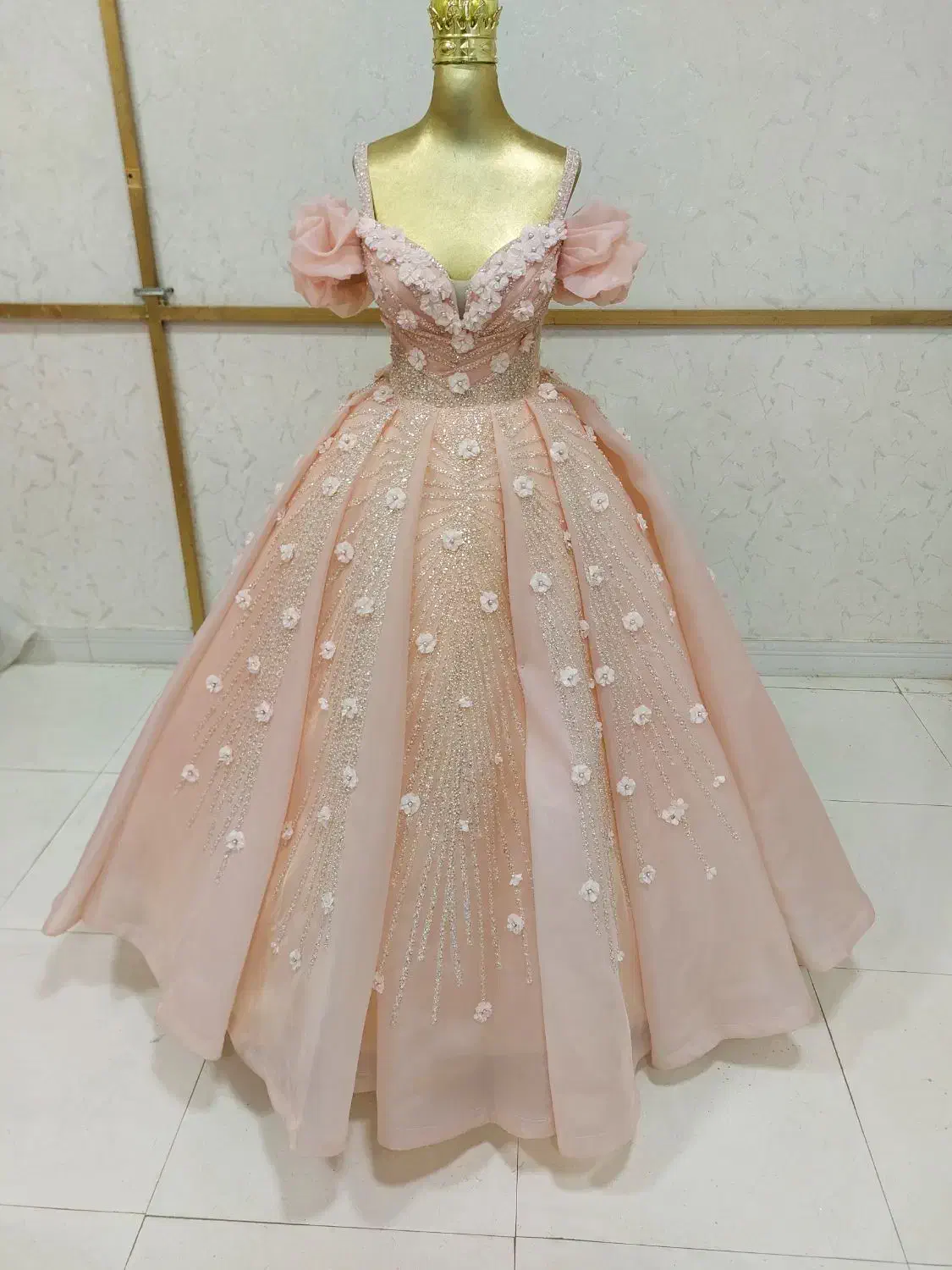 فروش تعدادی لباس عروس با قیمت مناسب|لباس|میاندوآب, |دیوار