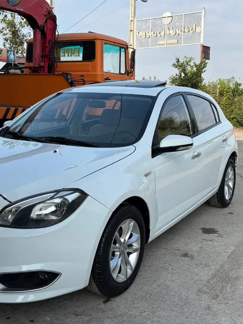 برلیانس ۳۲۰ اتوماتیک مدل۹۵|خودرو سواری و وانت|لاهیجان, کوی خزر|دیوار