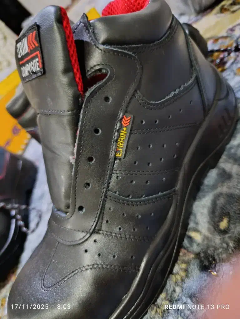 کفش ایمنی|کیف، کفش، کمربند|بندر کنگان, |دیوار