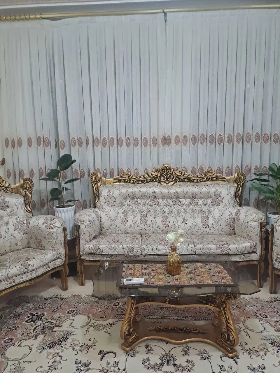 مبلمان سلطنتی|مبلمان خانگی و میز عسلی|کاشان, آیت الله سعیدی|دیوار