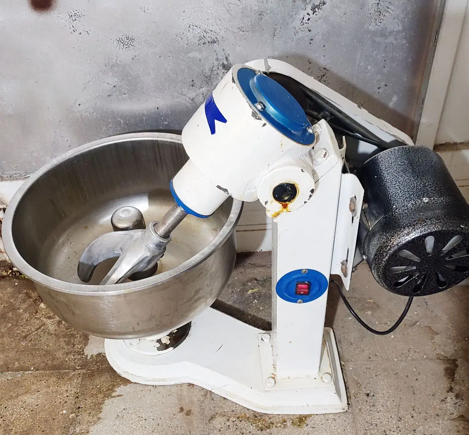 خمیرگیر ۱۵ کیلویی|کافی‌شاپ و رستوران|صدرا-فارس, فاز ۱|دیوار