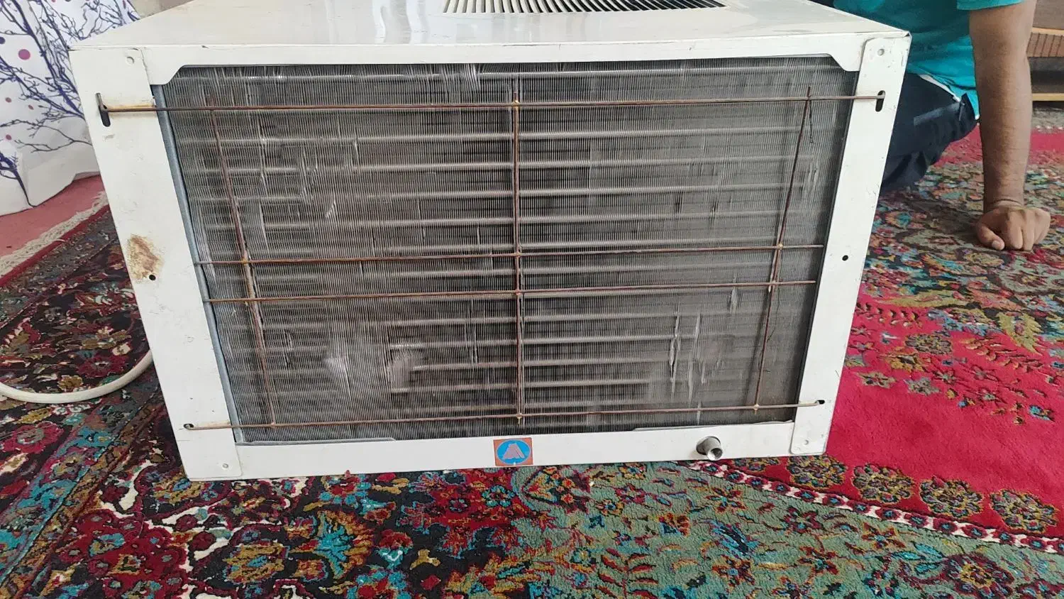 کولر پنجره ایی موتور بزرگ سالم|کولر گازی و فنکوئل|جیرفت, |دیوار