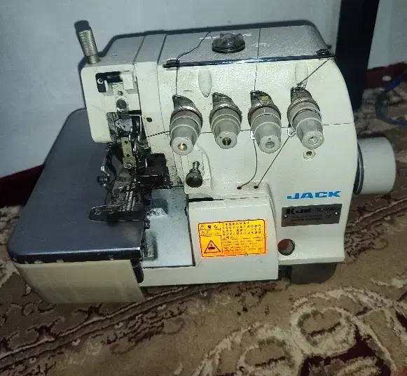 چرخ خیاطی|لوازم خیاطی و بافتنی|فریمان, |دیوار