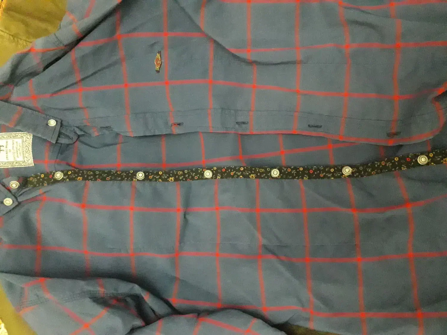 آستین بلند و تیشرت جلیقه|لباس|رشت, بیجارپس|دیوار