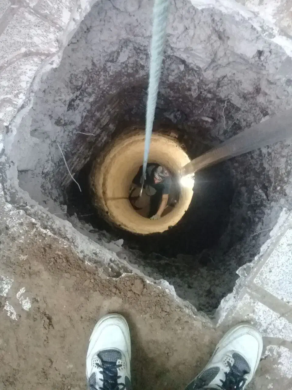 تخریب ساختمان چاه کن حفرلایروبی مغنی بنا سیمانکاری|خدمات پیشه و مهارت|همدان, |دیوار