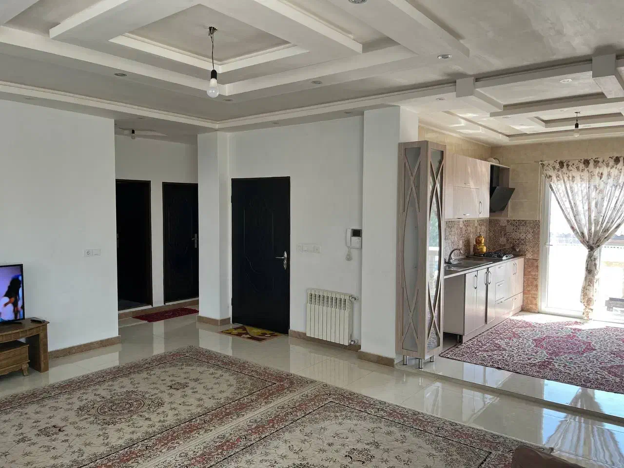 ویلا استخردار خیابان ساحلی پاسداران .مالک هستم|اجارهٔ کوتاه‌مدت آپارتمان و سوئیت|بندر انزلی, زنبق|دیوار