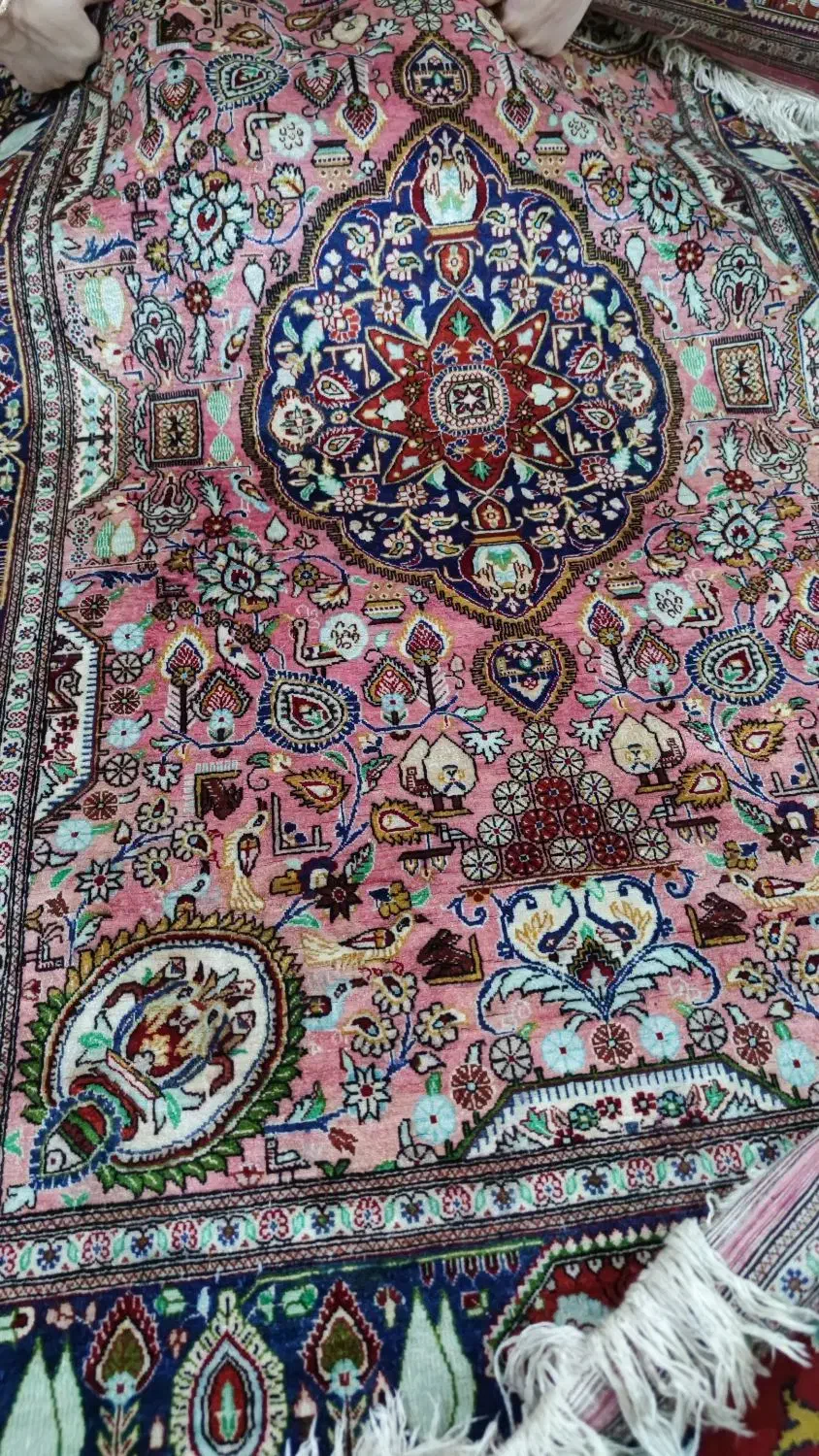 فرش دستباف ابریشمی آنتیک قدیمی|فرش|مشهد, موسوی قوچانی|دیوار
