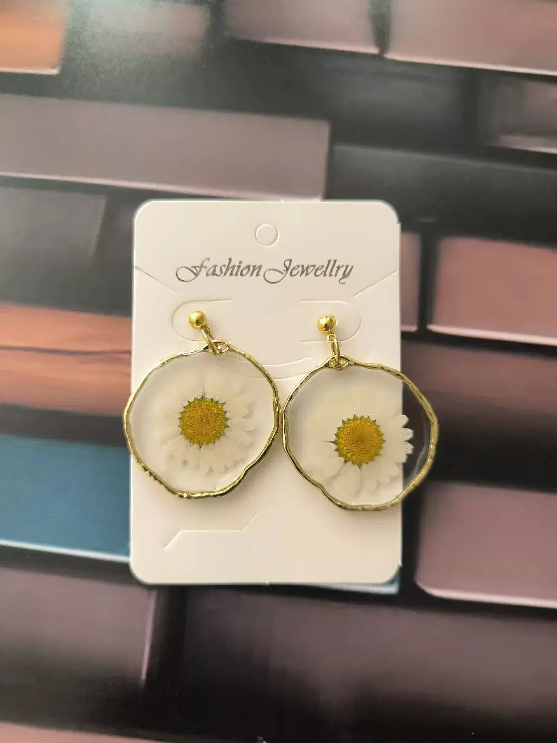 آموزش اکسسوری،زیورآلات رزینی با مدرک بین المللی|خدمات آموزشی|یزد, |دیوار