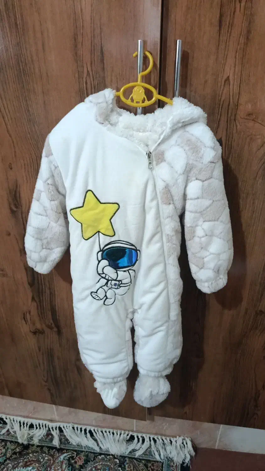 لباس کودک|کفش و لباس بچه|شیراز, باغ تخت|دیوار