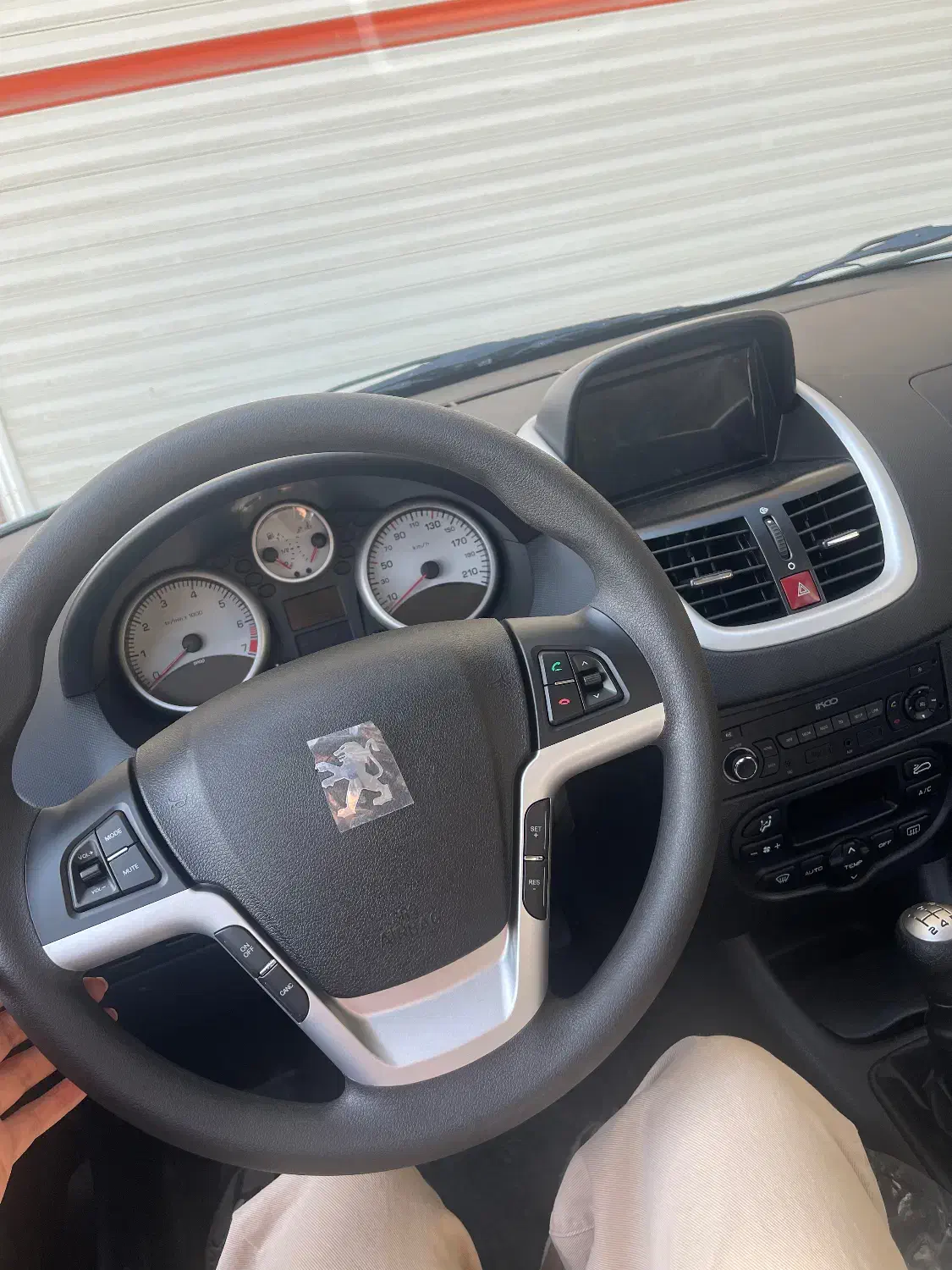 207 صفر سقف فلزTu5 فرمان هیدرولیک ۱۴۰۴|خودرو سواری و وانت|ارومیه, |دیوار