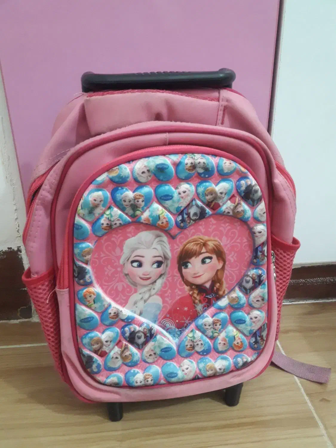 کیف|کیف، کفش، کمربند|دوگنبدان, |دیوار