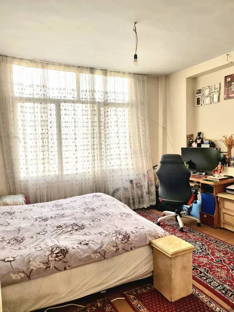 ۱۰۰ متر دو خوابه نورگیر خوب خ شاه آبادی