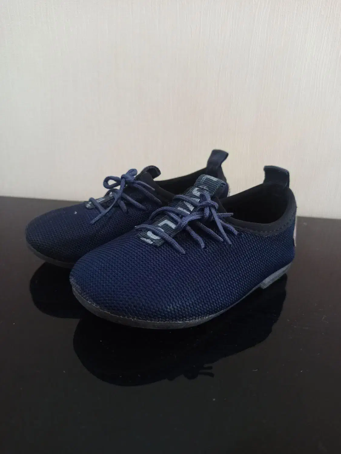 کفش بچگانه|کفش و لباس بچه|کاشان, دروازه جوشقان|دیوار