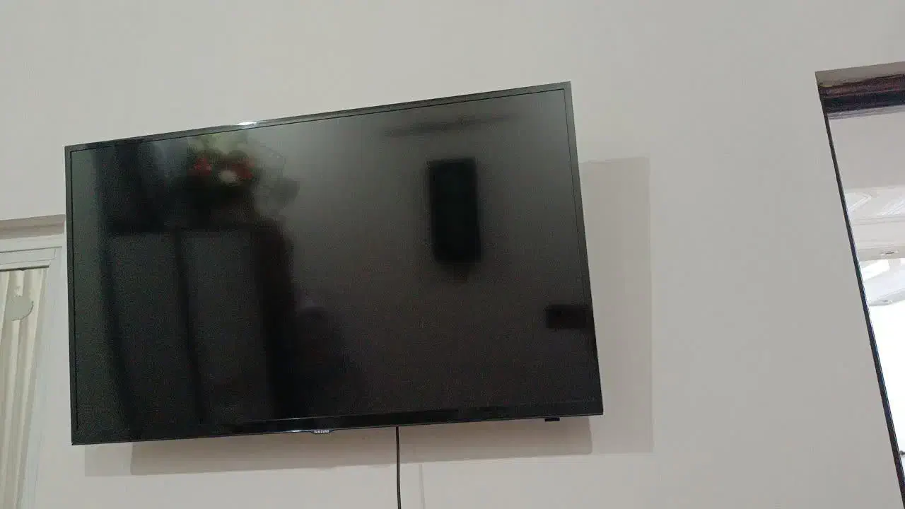 تلویزیون 42 سامسونگ تمیز وکم کار بدون خط وخش عالی|تلویزیون و پروژکتور|بیرجند, |دیوار