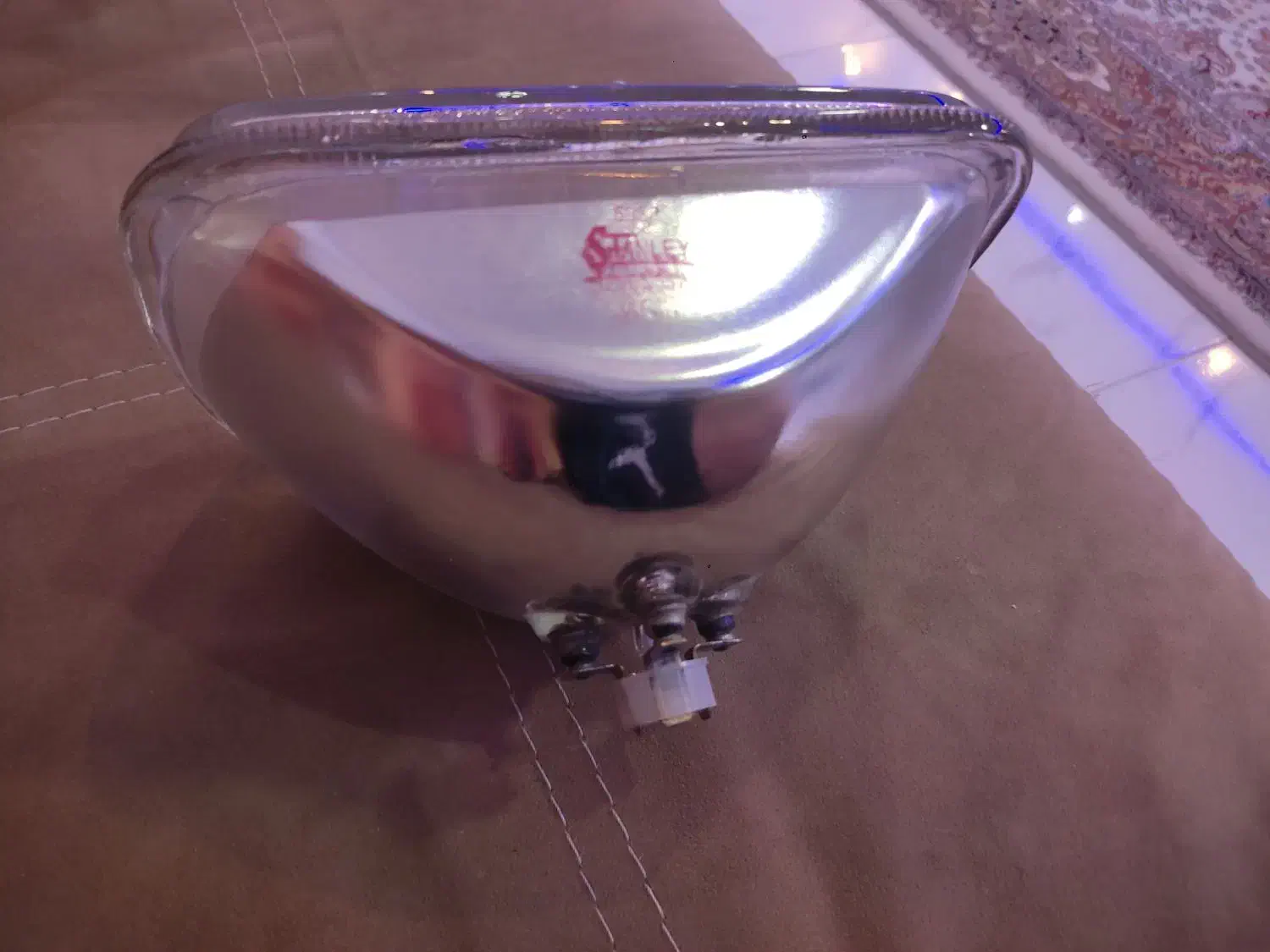 بلوری چراغ جلو استنلی ژاپنی قدیمی|کلکسیون اشیاء عتیقه|صدرا-فارس, فاز ۲|دیوار