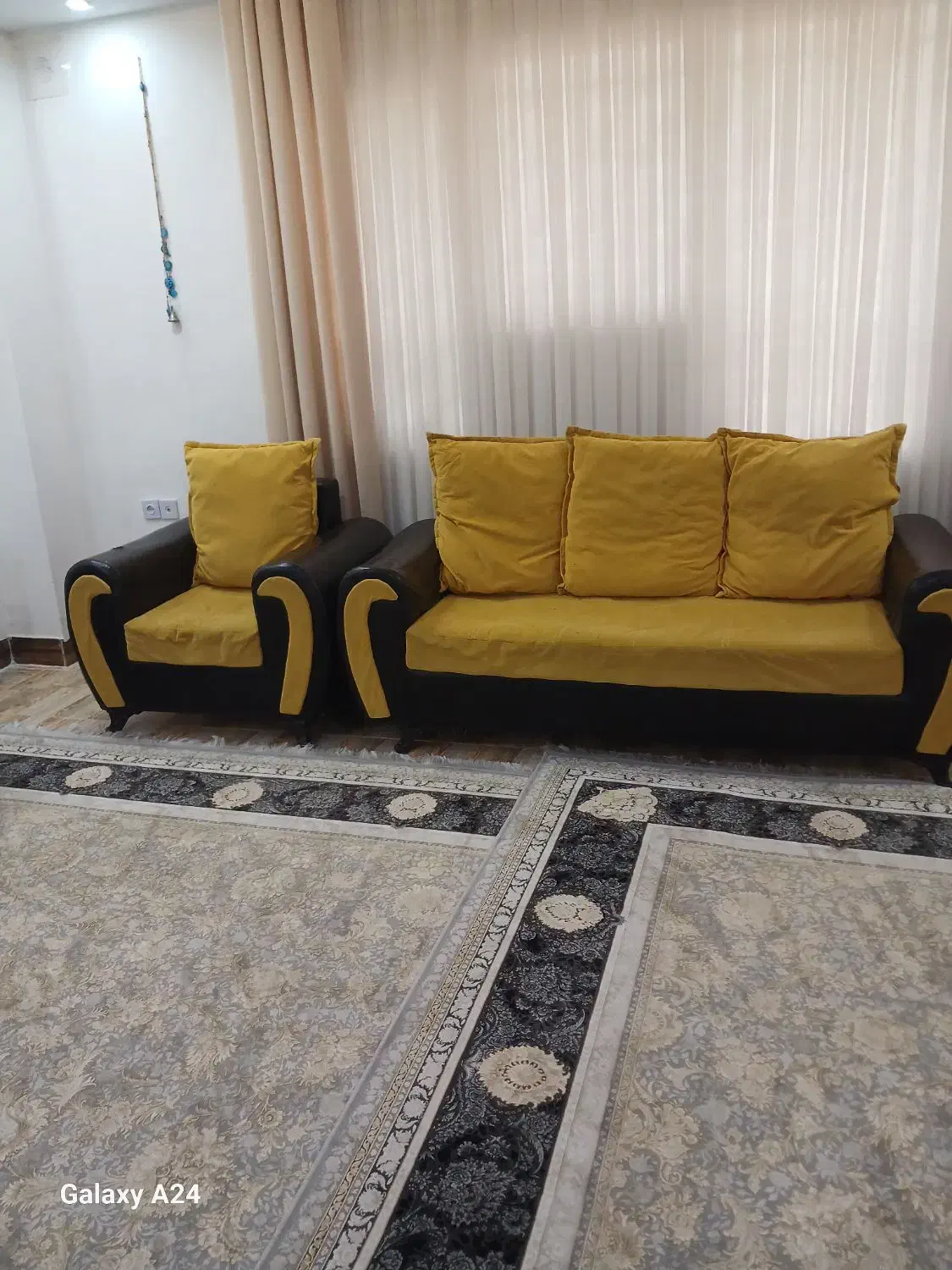 مبل تمیز و خوش رنگ|مبلمان خانگی و میز عسلی|یاسوج, |دیوار