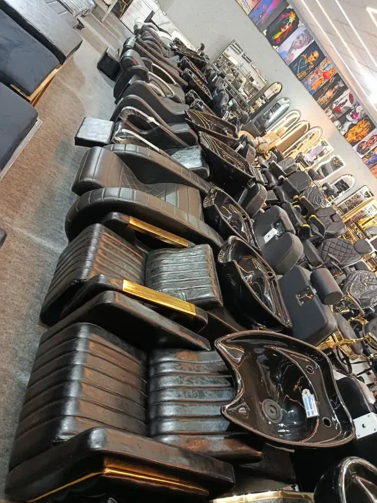 صندلی سلطنتی فلز فورتیک|آرایشگاه و سالن‌های زیبایی|یزد, |دیوار