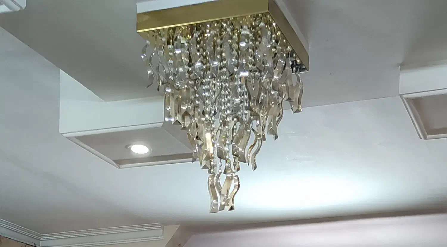 لوستر|لوستر و چراغ آویز|مشهد, زمرد|دیوار