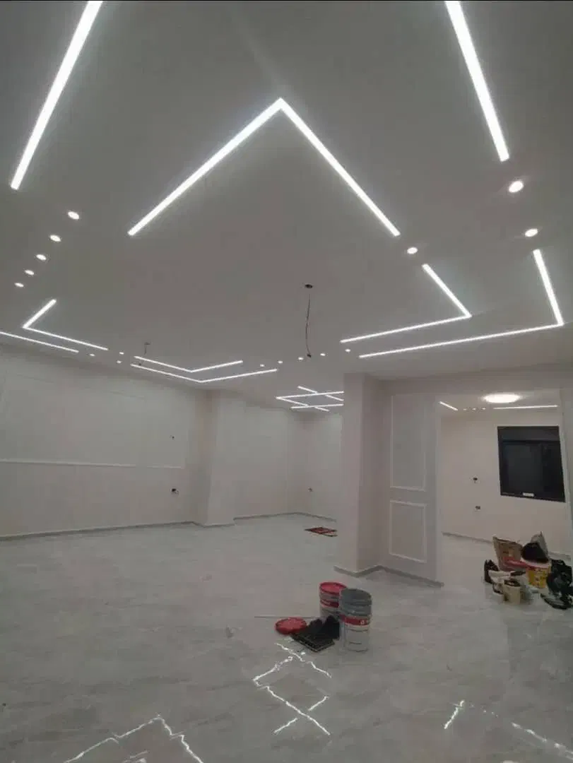 نوررخطی|لامپ و چراغ|ری, بازار آهن|دیوار