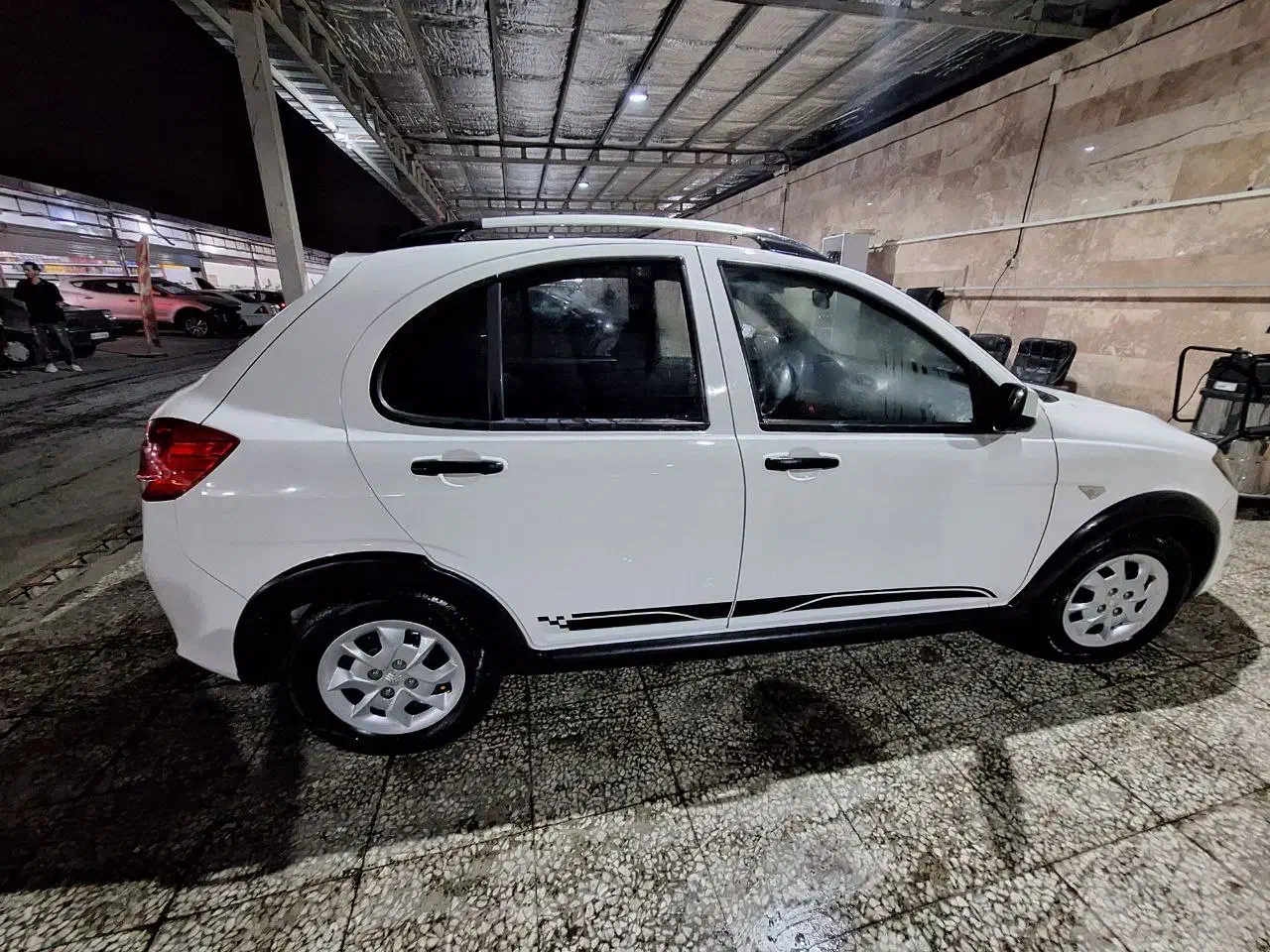 کوییک Rسفید سقف مشکی قالپاق مدل401 پارس خودرویی|خودرو سواری و وانت|تهران, جی|دیوار