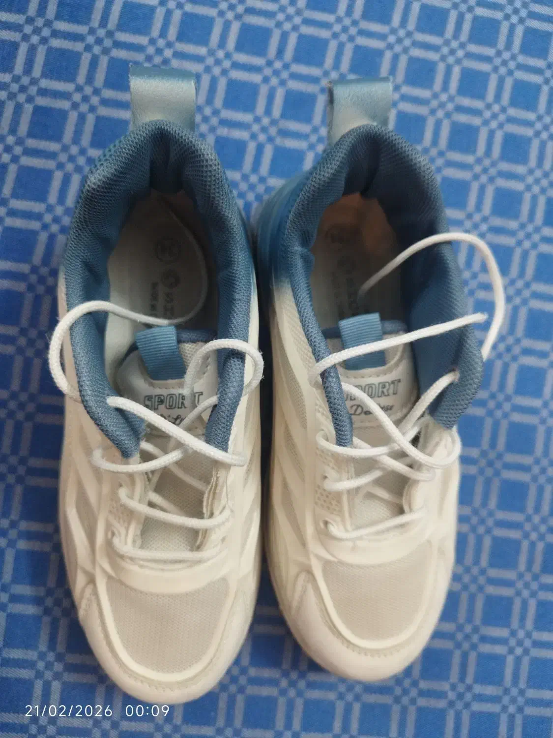 کفش|کیف، کفش، کمربند|نسیم‌شهر, |دیوار