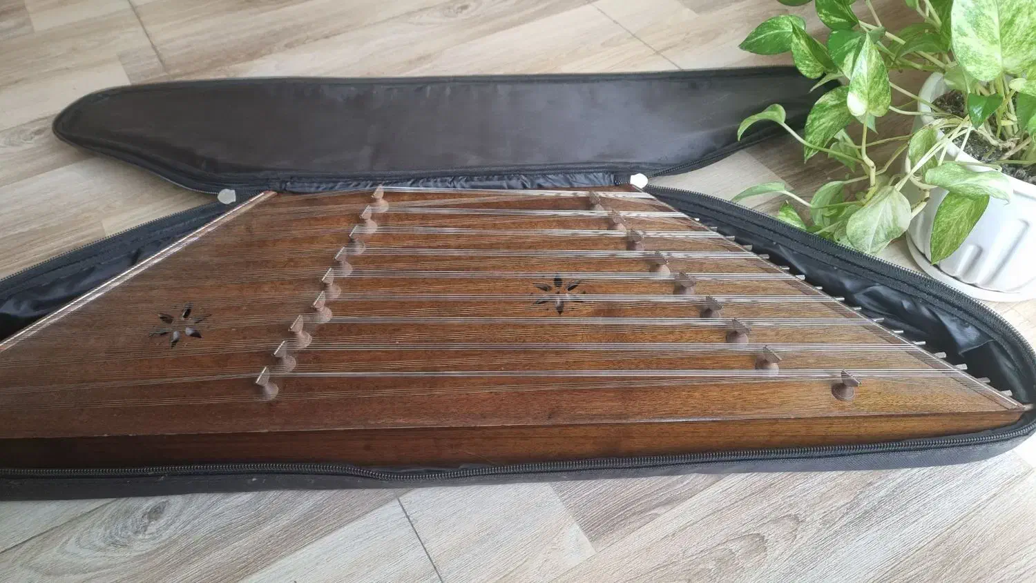 سنتور|سازهای سنتی|رشت, معلم|دیوار