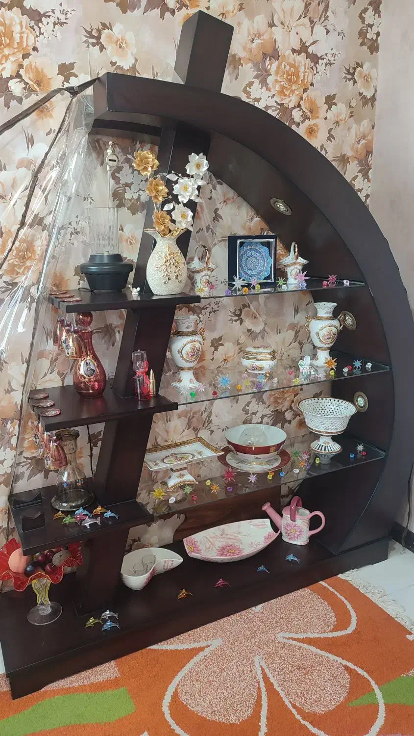 ویترین خاص|بوفه، ویترین، کنسول|اصفهان, بهارستان|دیوار