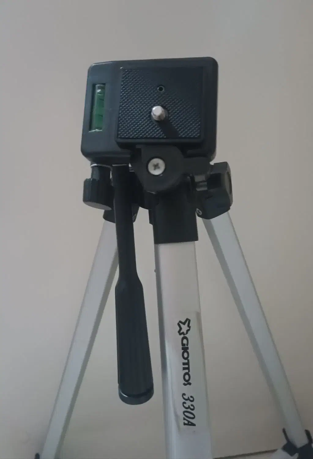 دوربین canon و پایه دوربین در حد نو|دوربین عکاسی و فیلمبرداری|رشت, دیانتی|دیوار