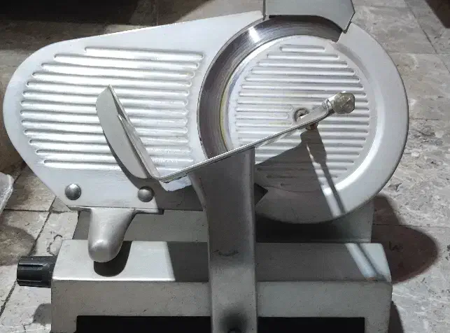 کالباس بر محک|سایر لوازم برقی|بروجن, |دیوار