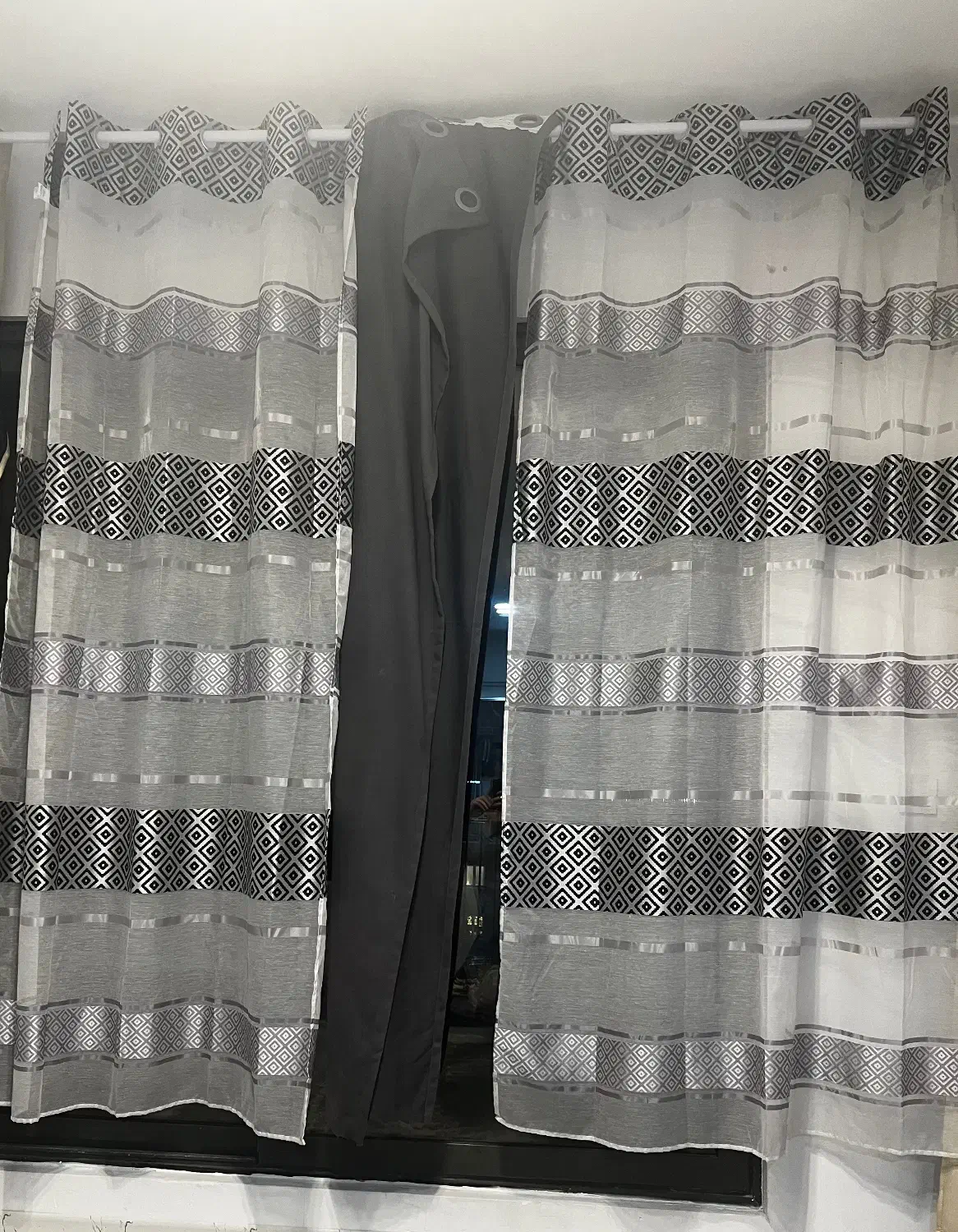 پرده|پرده، رانر، رومیزی|کیش, |دیوار