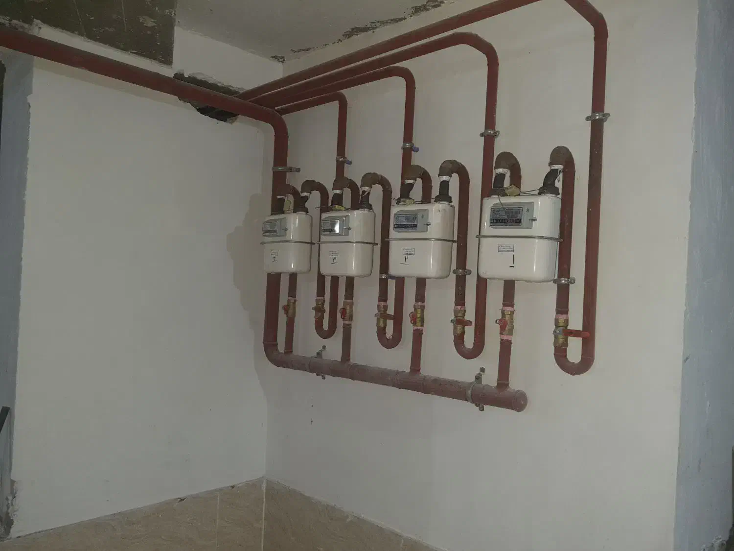 اجرای لوله کشی گاز و فروش و نصب و راه اندازی پکیج|مصالح و تجهیزات ساختمان|رشت, دروازه لاکان|دیوار