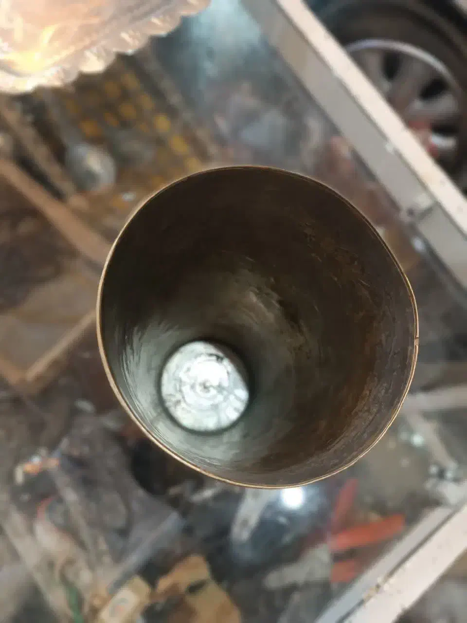 لیوان برنجی قلم|کلکسیون اشیاء عتیقه|بروجن, |دیوار