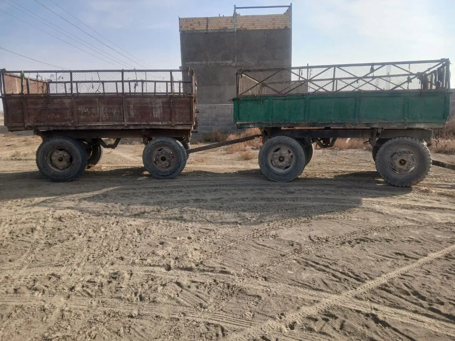 دو عددتریلی رومانی|خودرو سنگین|هلالی, |دیوار