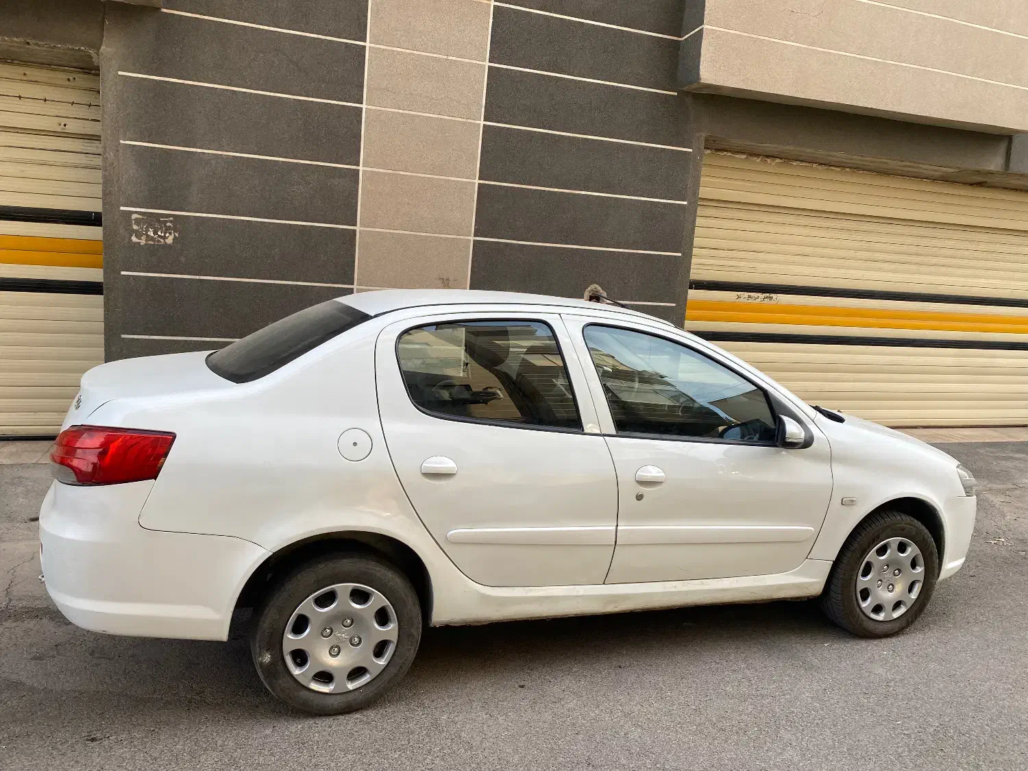 رانا پلاس۱۴۰۰|خودرو سواری و وانت|میانه, |دیوار