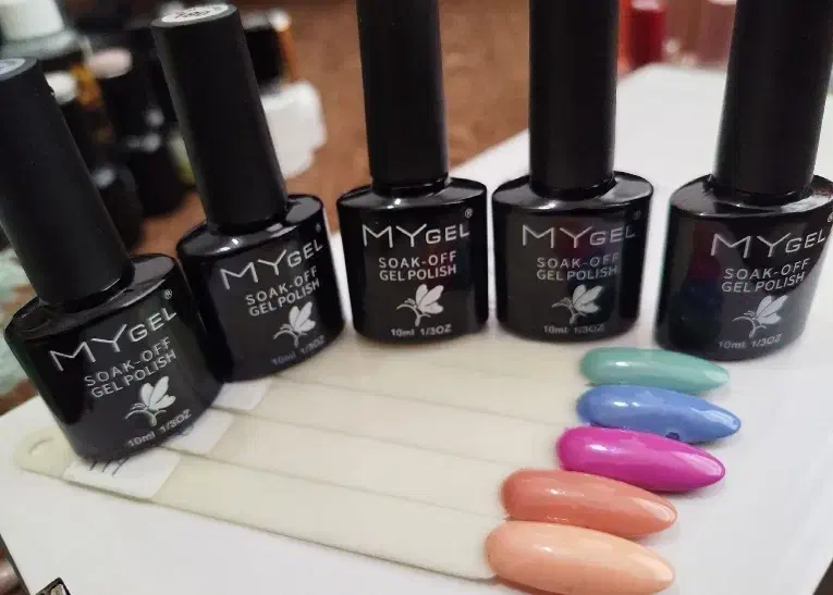 ۲۰ عددلاک ژل|آرایشگاه و سالن‌های زیبایی|همدان, |دیوار