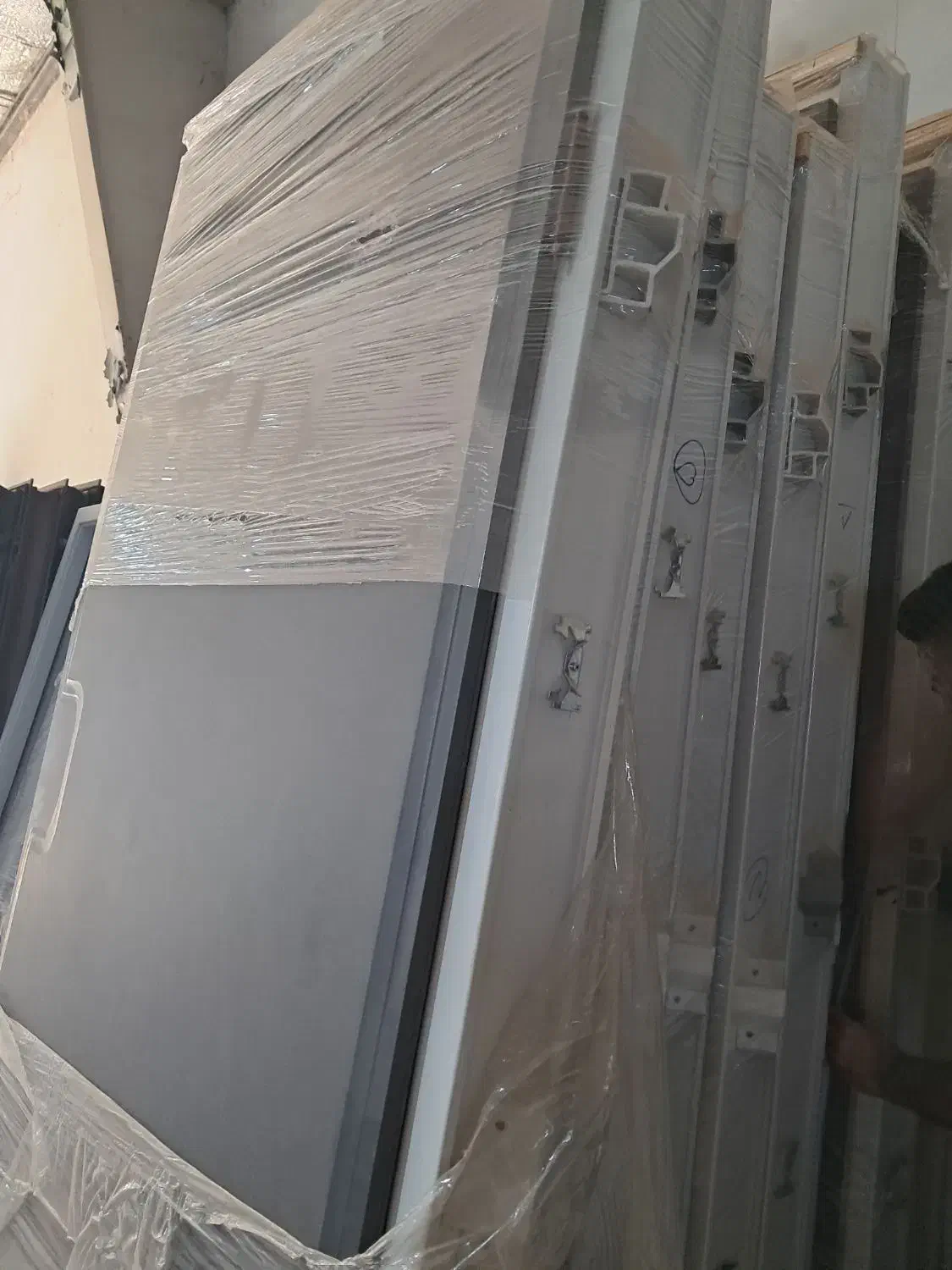 درب MDF به همراه چهارچوب فرانسوی سفید باروکش|مصالح و تجهیزات ساختمان|هادی شهر, |دیوار