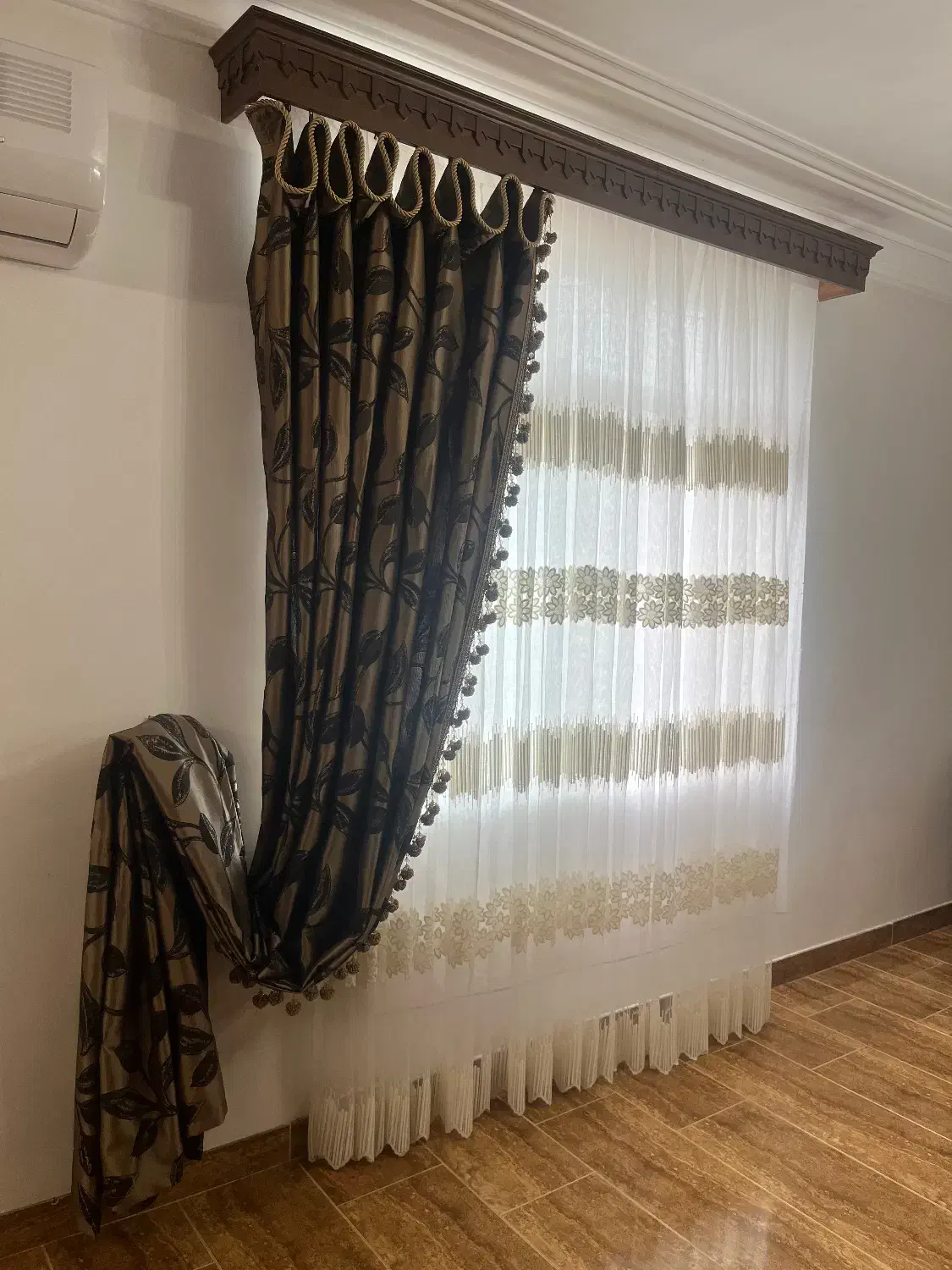 پرده|پرده، رانر، رومیزی|رشت, منظریه|دیوار