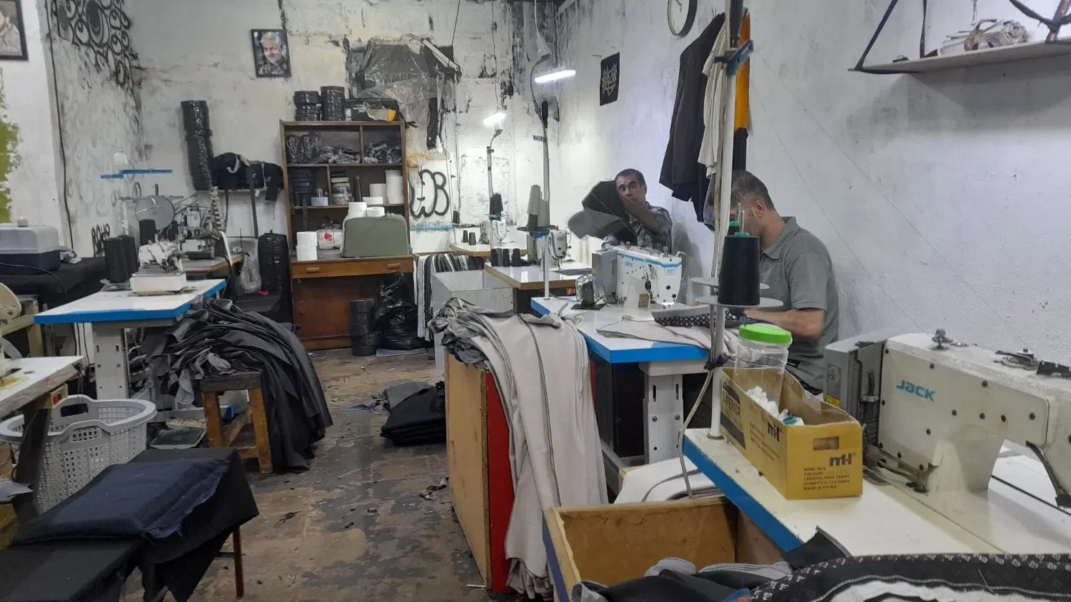 چرخکار شلوار مردانه فاستونی تکمیلی دوز نیازمندیم|استخدام صنعتی، فنی، مهندسی|تهران, دژکام|دیوار