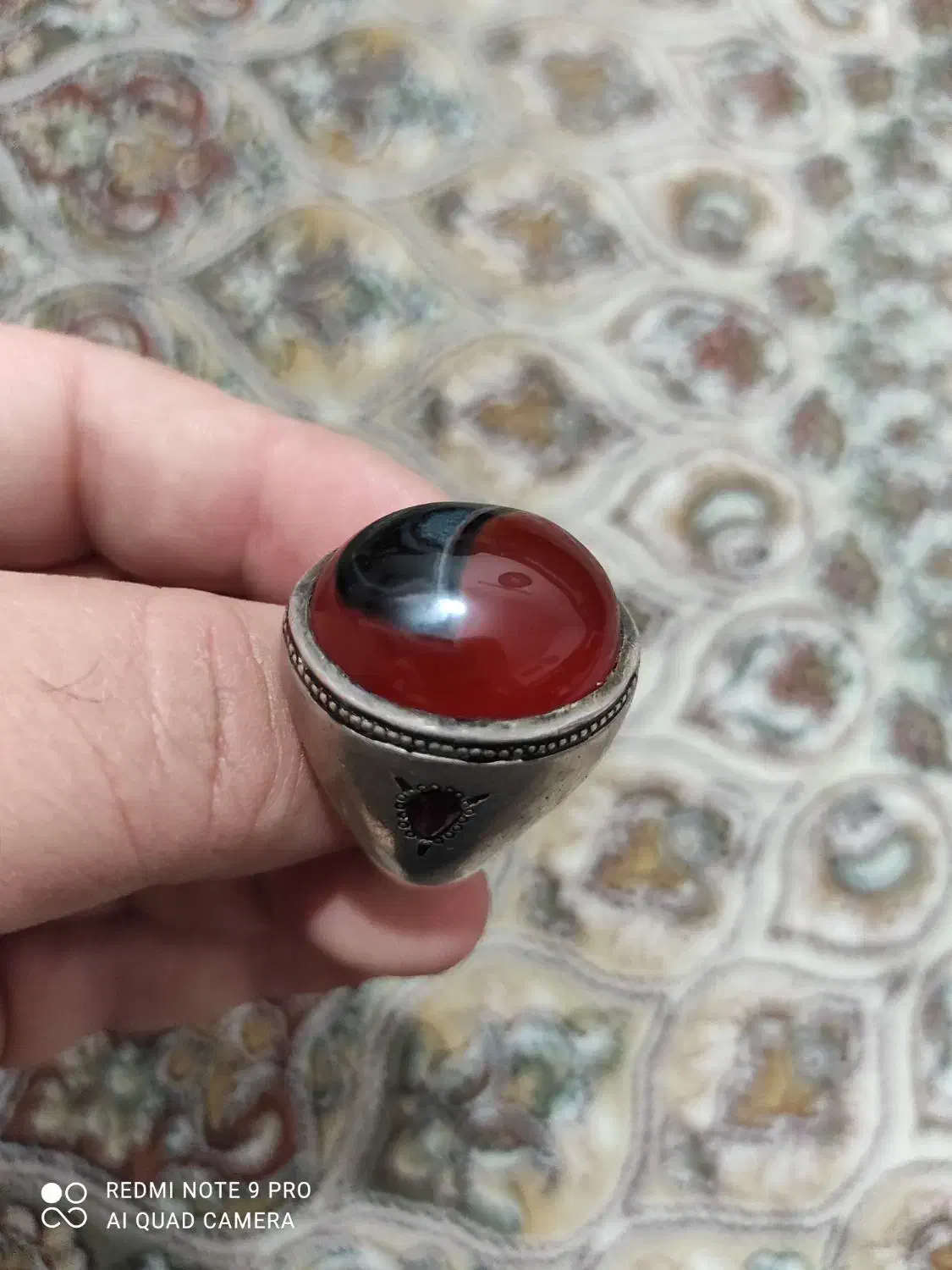 انگشتر عقیق|جواهرات|قم, چهل درخت‎|دیوار